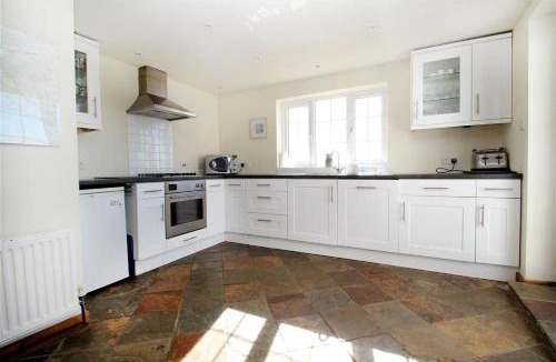 Crynant House | 3 Bed in Gower oc-hh48