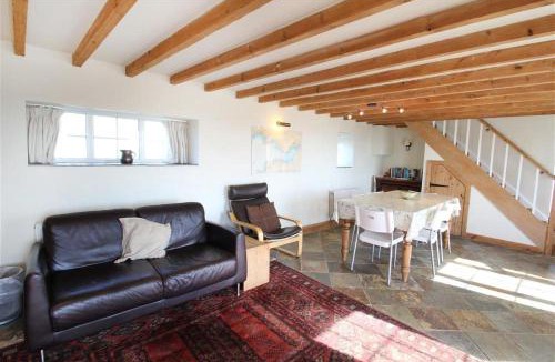 Crynant House | 3 Bed in Gower oc-hh48
