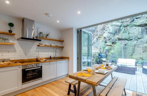 Harrogate House | 3 Bed in Harrogate 79596