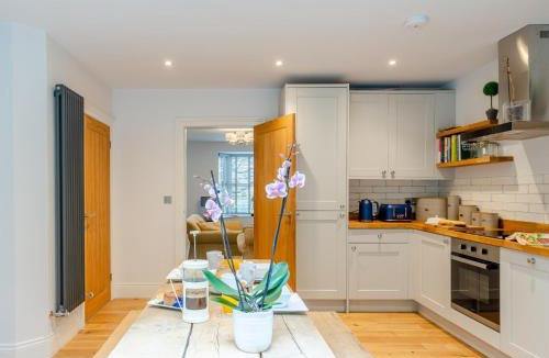 Harrogate House | 3 Bed in Harrogate 79596