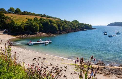 Helford House | 3 Bed in Helford oc-hccott