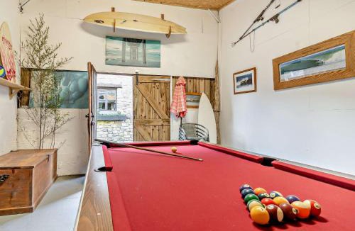 Crynant House | 3 Bed in Ilston 93942