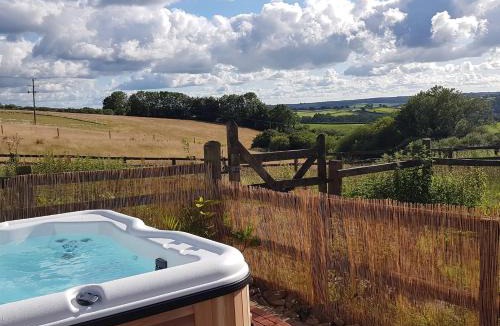 Umberleigh House | 3 Bed in Kings Nympton 78305