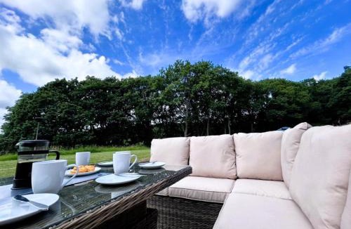 Llanfihangel Tal-y-llyn House | 3 Bed in Llandefalle 93680