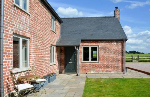 Hereford House | 3 Bed in Madley 83659