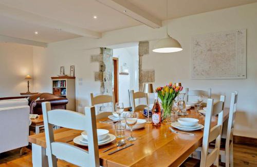 Shaftesbury House | 3 Bed in Melbury Abbas 48804