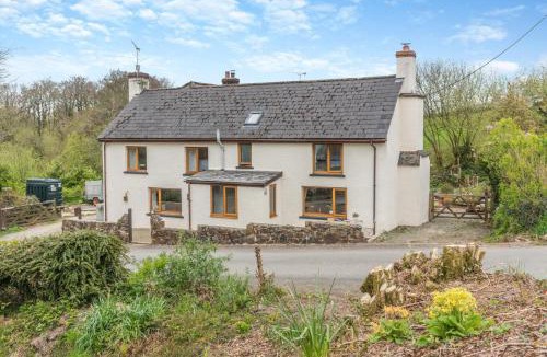 Ash Mill House | 3 Bed in Meshaw oc-d29056