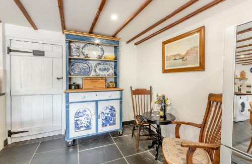 Ash Mill House | 3 Bed in Meshaw oc-d29056