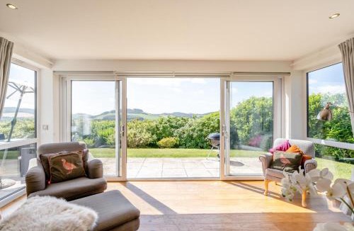 Cupar House | 3 Bed in Newburgh oc-h32592