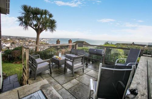 Newlyn House | 3 Bed in Newlyn oc-s33015