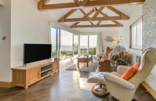 Newlyn House | 3 Bed in Newlyn oc-s33015