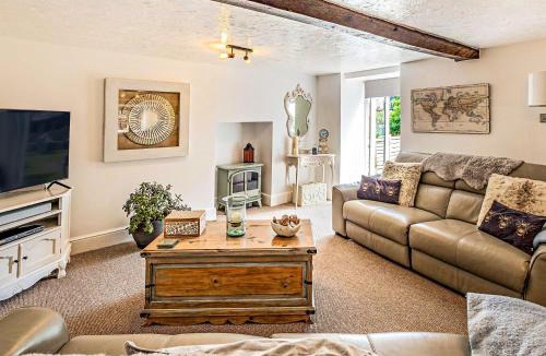 Niton Apartment | 3 Bed in Niton 89972