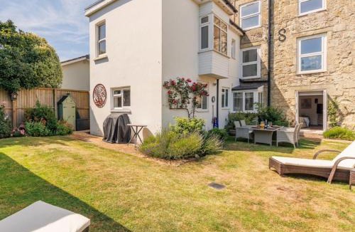 Niton Apartment | 3 Bed in Niton 89972