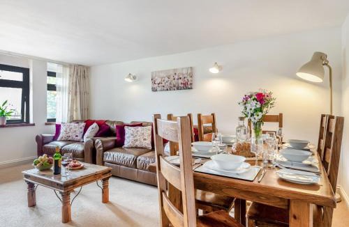 Lifton House | 3 Bed in Okehampton TCOAH