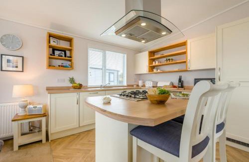 Treator Cabin | 3 Bed in Padstow oc-l33613