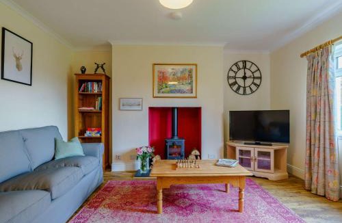 Murthly House | 3 Bed in Rattray 90111