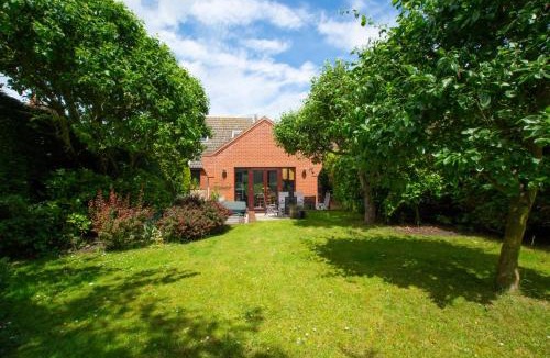 Salthouse House | 3 Bed in Salthouse oc-2002