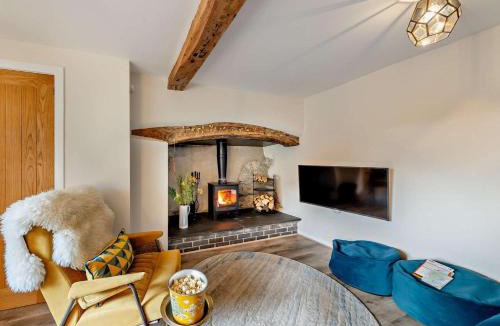 Denbigh House | 3 Bed in Saron 93994