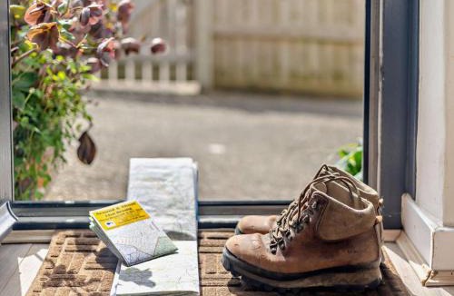 Denbigh House | 3 Bed in Saron 93994