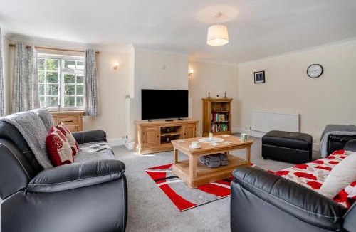 Llanfihangel Tal-y-llyn House | 3 Bed in Scethrog oc-h30013