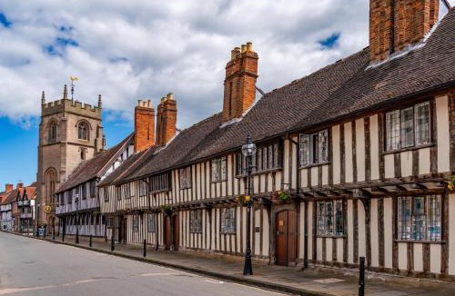 Tiddington House | 3 Bed in Tiddington 95736