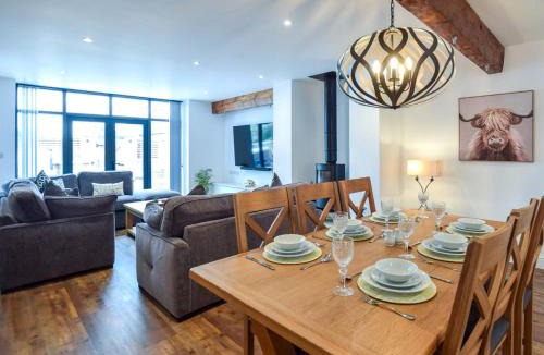 Alne House | 3 Bed in Tollerton 93896