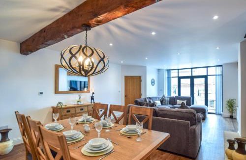 Alne House | 3 Bed in Tollerton 93896