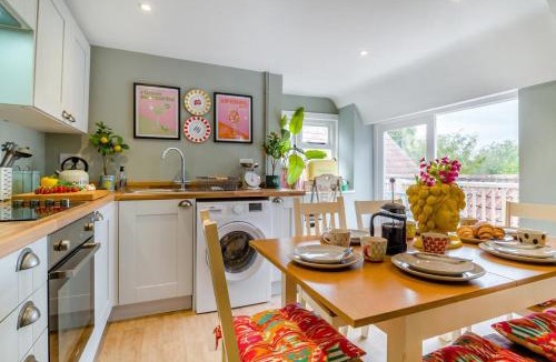 Ozleworth Apartment | 3 Bed in Wotton-under-Edge oc-l33488