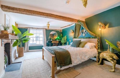 Ozleworth Apartment | 3 Bed in Wotton-under-Edge oc-l33488