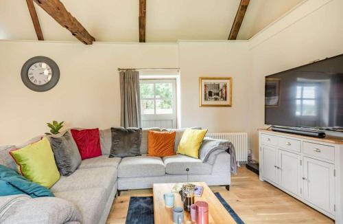 Irstead House | 3 Bed in Wroxham 86387