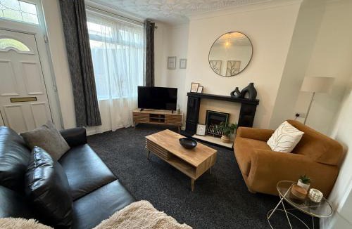 Barnsley House | 3 bed Jct 37 M1 luxury stay!