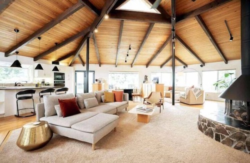 Dundee House | 3 Bed Private Villa in Wine Country with Pool + Hot Tub