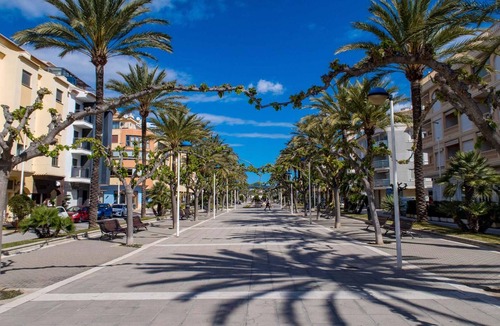 San Jaime Villa | 3 bed remodelled villa a short drive to the beach