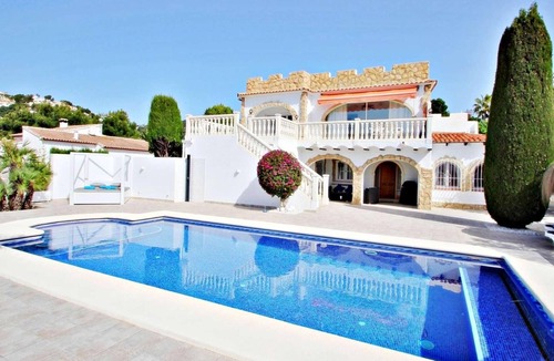 San Jaime Villa | 3 bed remodelled villa a short drive to the beach