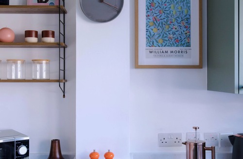 Thames House | 3-Bed Sanctuary, Free Parking - Barking Riverside