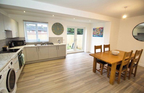 Mexborough House | 3 Bed, Sleeps 5, Pet Friendly, Free Parking