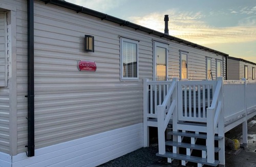 Seasalter Ski Chalet | 3 bed Stunning Caravan Situated nr Whitstable