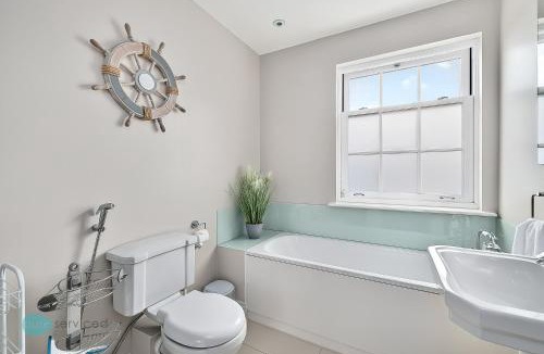 Devonport Apartment | 3 Bed - The Boundary by Smart Welcomes