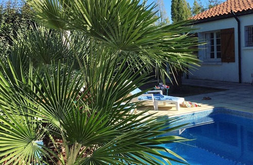 La Jonchere Villa | 3 bed villa close to beach and water park and with own private heated pool