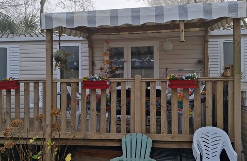 Sainte-Reine-de-Bretagne House | 3-bedroom mobile home, sleeps 6 in wooded campsite overlooking lake.
