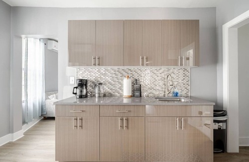 Black Rock Historic District Apartment | 3 Bedrm Apt at Black Rock Suites