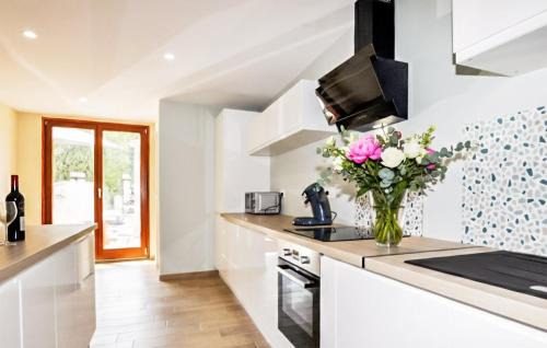 Saint-Genis House | 3 Bedroom Stunning Home In Saint-Génis-Des-Fontai