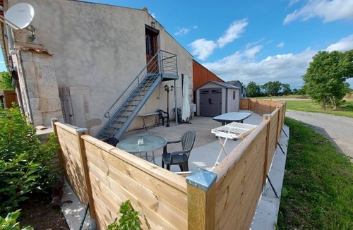 Saint-Jean-de-Liversay Apartment | 3 Bedroom Apartment in Saint-Jean-de-Liversay
