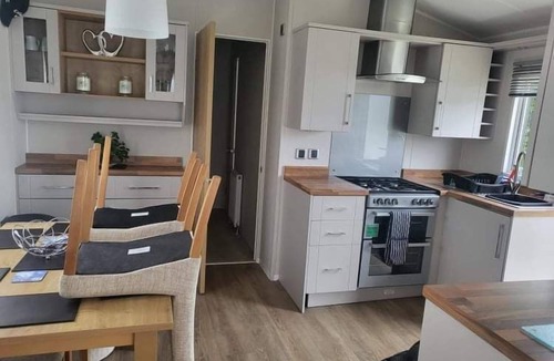 Shanklin Cabin | 3 bedroom ensuite caravan