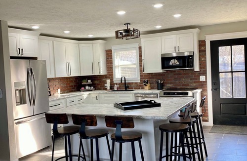 Marshall House | 3-bedroom 1 bath.Fenced private backyard inground swimming pool. Covered patio