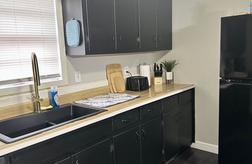 Crestline House | 3 Bedroom 1 Bath Home with Karaoke, PS4 & Games, Sleeps 8
