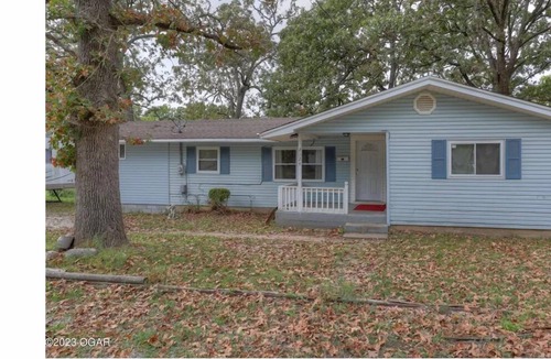 Crestline House | 3 Bedroom 1 Bath Home with Karaoke, PS4 & Games, Sleeps 8