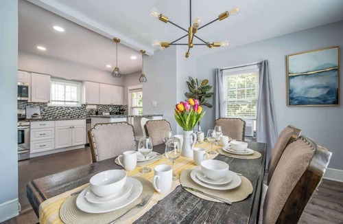 Irvington House | 3 bedroom 1 bath house-Free Parking-10 min to EWR.