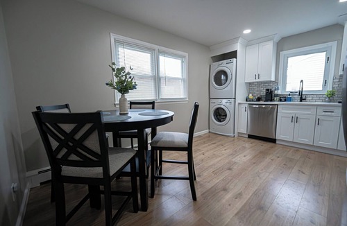 Saddle Brook Apartment | 3 Bedroom, 1 Bath, Pet Friendly, Laundry, Fenced Yard, Colleges, Hospitals