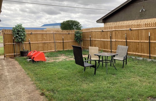 Wichita Falls House | 3 Bedroom 1 bath. Sleeps 8. 977./Mon. Welcome Contractors/military/MPEC/MSU.